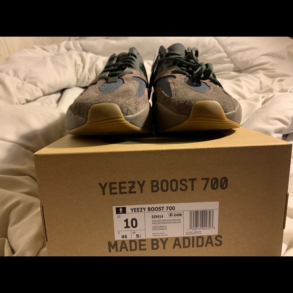 Yeezy 700 Muave